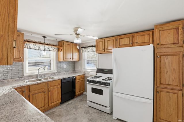 2130 Sunnymede Drive, Fort Wayne, IN 46803