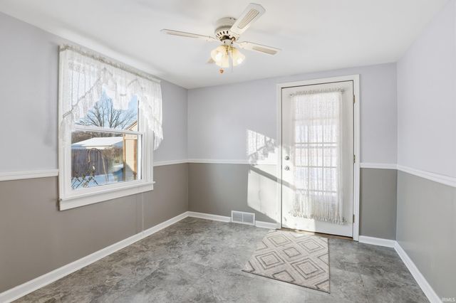 2130 Sunnymede Drive, Fort Wayne, IN 46803