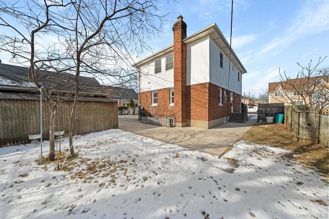 169 Wilton Street, New Hyde Park, NY 11040