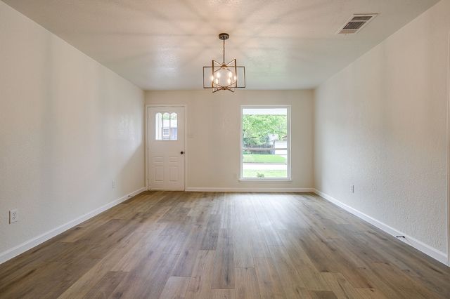 713 Vaughn Drive, Burleson, TX 76028