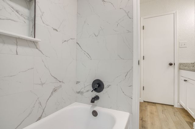 713 Vaughn Drive, Burleson, TX 76028