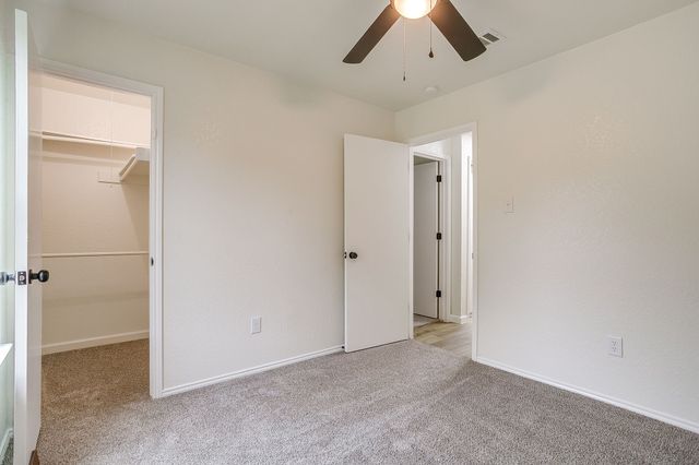 713 Vaughn Drive, Burleson, TX 76028