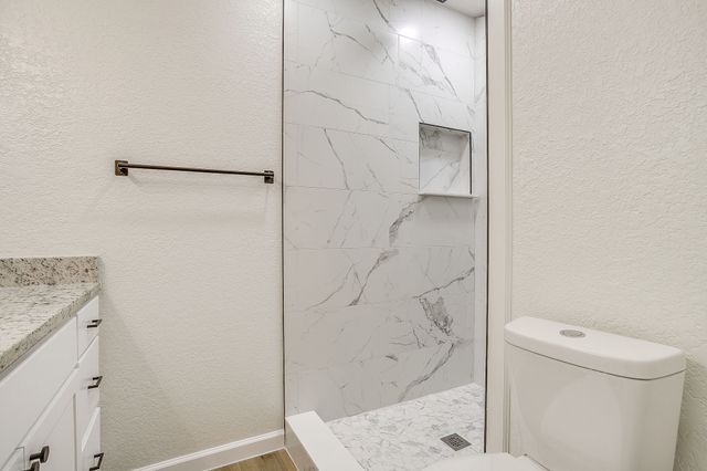 713 Vaughn Drive, Burleson, TX 76028