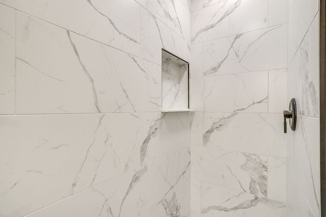 713 Vaughn Drive, Burleson, TX 76028