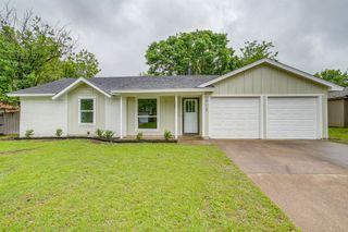 713 Vaughn Drive, Burleson, TX 76028