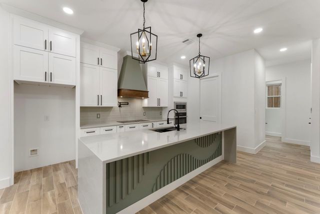 3709 Oak Court, Montgomery, TX 77356