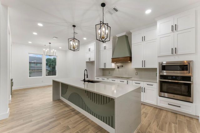 3709 Oak Court, Montgomery, TX 77356