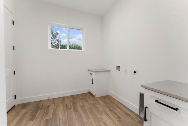 3709 Oak Court, Montgomery, TX 77356