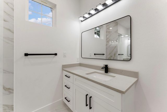 3709 Oak Court, Montgomery, TX 77356