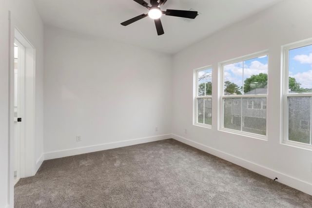 3709 Oak Court, Montgomery, TX 77356