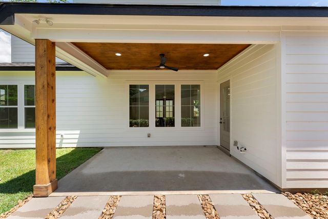 3709 Oak Court, Montgomery, TX 77356