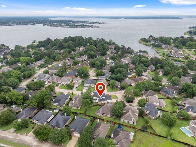 3709 Oak Court, Montgomery, TX 77356