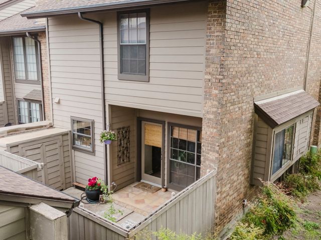 9910 Royal Lane 101, Dallas, TX 75231