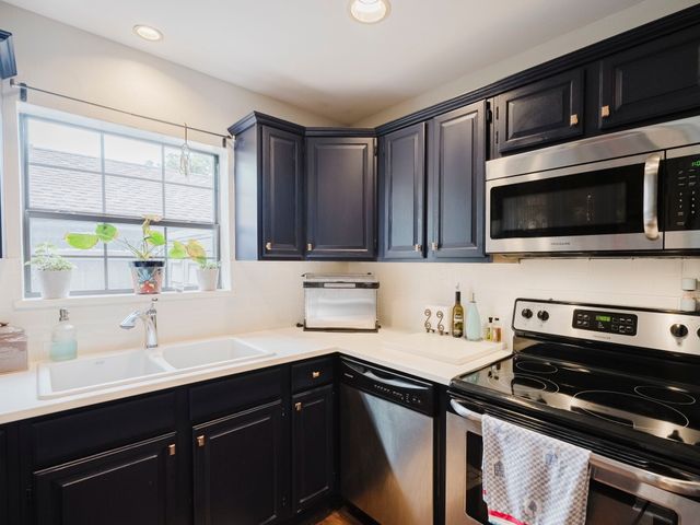 9910 Royal Lane 101, Dallas, TX 75231