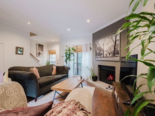 9910 Royal Lane 101, Dallas, TX 75231