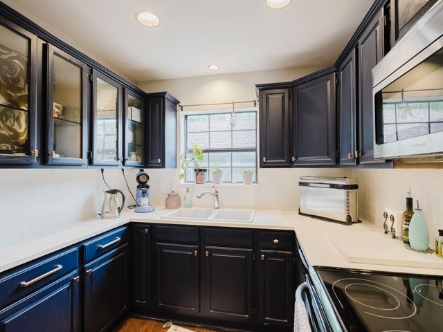 9910 Royal Lane 101, Dallas, TX 75231