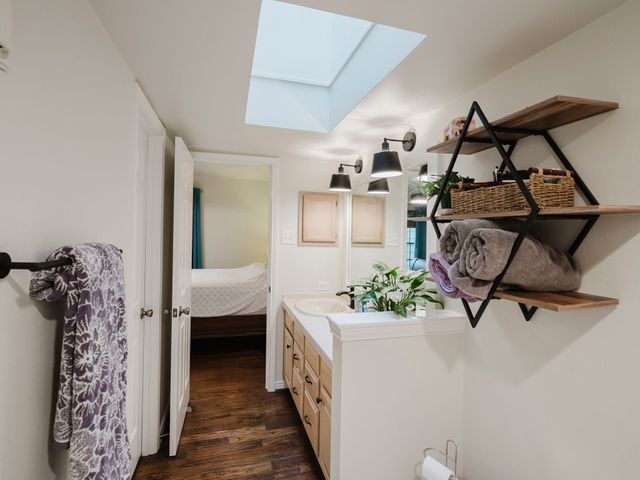 9910 Royal Lane 101, Dallas, TX 75231