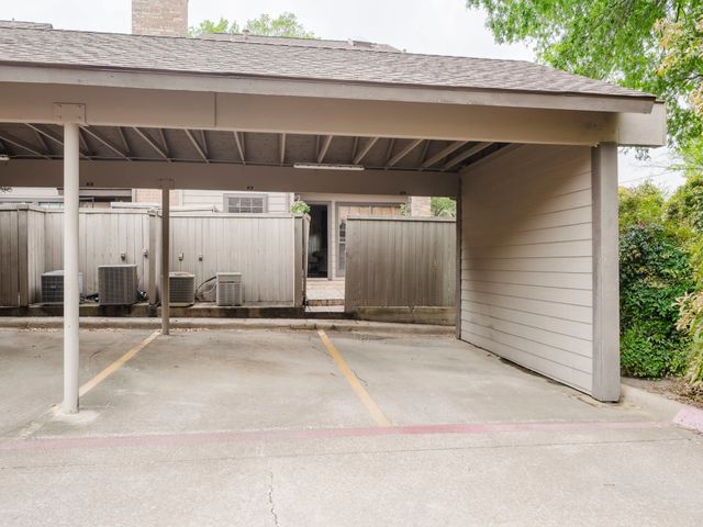 9910 Royal Lane 101, Dallas, TX 75231