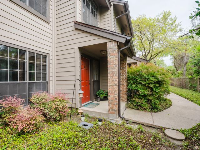 9910 Royal Lane 101, Dallas, TX 75231