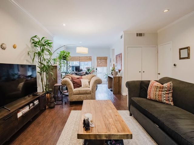 9910 Royal Lane 101, Dallas, TX 75231