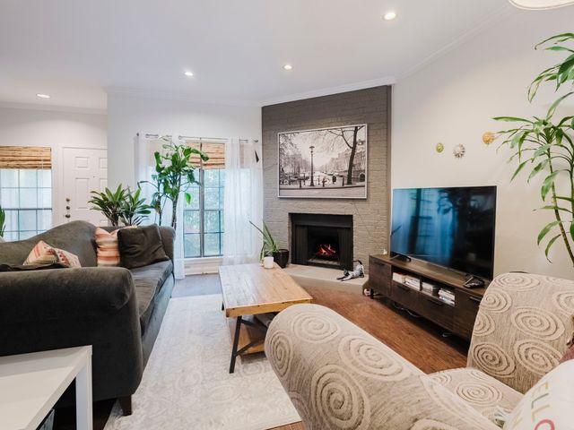 9910 Royal Lane 101, Dallas, TX 75231