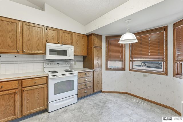 1127 N Cottonwood Street, Wahoo, NE 68066