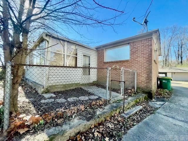 2206 E Dixon Road, Little Rock, AR 72209