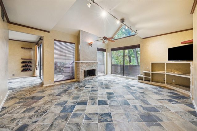 222 Litchfield Lane, Houston, TX 77024