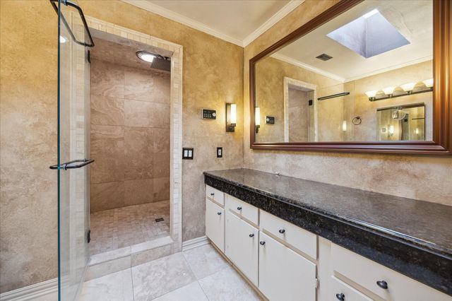 222 Litchfield Lane, Houston, TX 77024