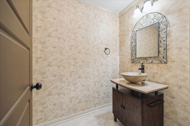 222 Litchfield Lane, Houston, TX 77024