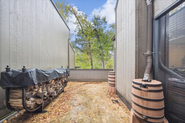 222 Litchfield Lane, Houston, TX 77024