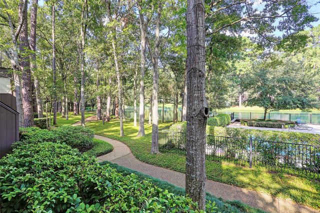 222 Litchfield Lane, Houston, TX 77024