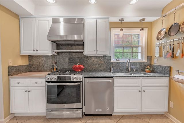 219 Dellwood Avenue, Oakwood, OH 45419