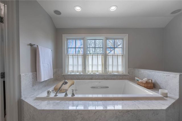 219 Dellwood Avenue, Oakwood, OH 45419