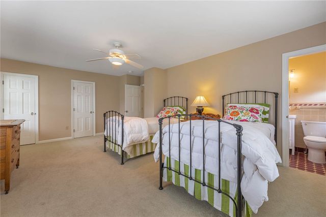 219 Dellwood Avenue, Oakwood, OH 45419
