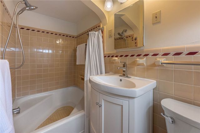 219 Dellwood Avenue, Oakwood, OH 45419