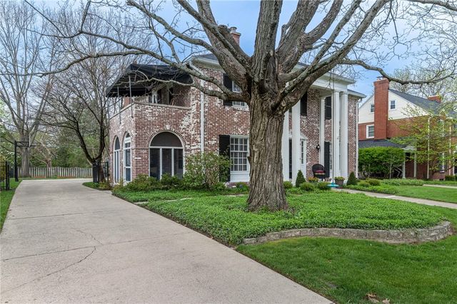 219 Dellwood Avenue, Oakwood, OH 45419