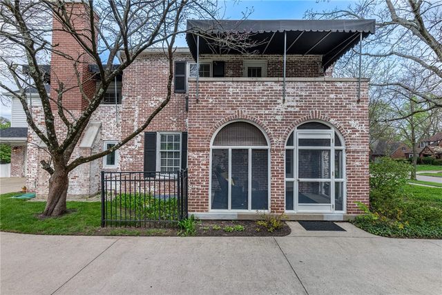 219 Dellwood Avenue, Oakwood, OH 45419