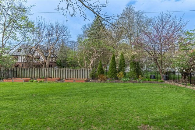 219 Dellwood Avenue, Oakwood, OH 45419