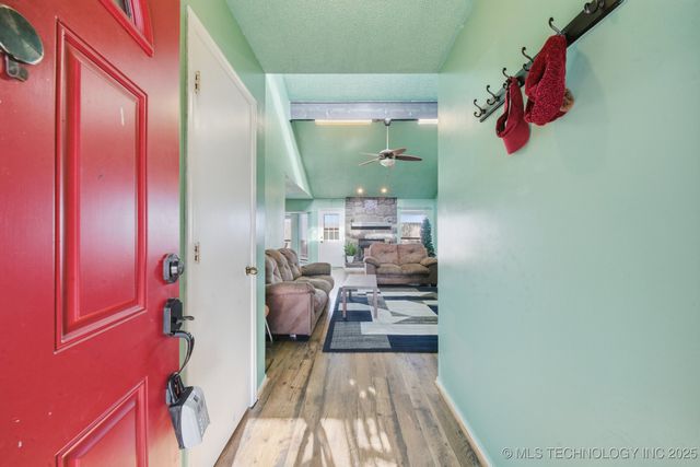 2857 W 111th Place S, Jenks, OK 74037