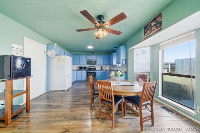 2857 W 111th Place S, Jenks, OK 74037