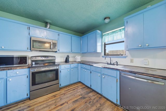 2857 W 111th Place S, Jenks, OK 74037