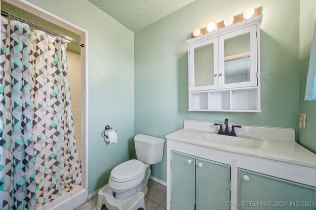 2857 W 111th Place S, Jenks, OK 74037