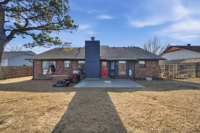 2857 W 111th Place S, Jenks, OK 74037