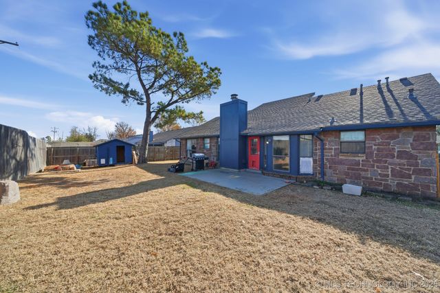 2857 W 111th Place S, Jenks, OK 74037