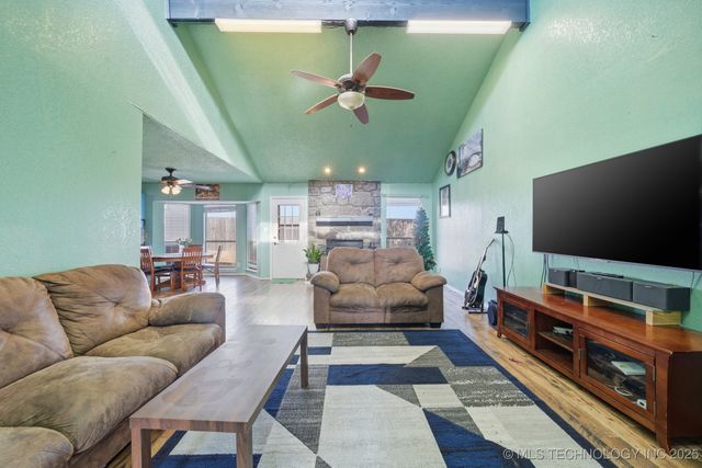 2857 W 111th Place S, Jenks, OK 74037