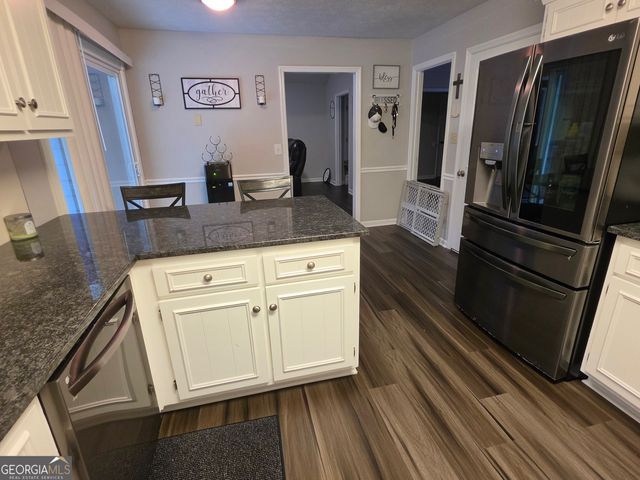 109 Huntcliff Court, Lagrange, GA 30240
