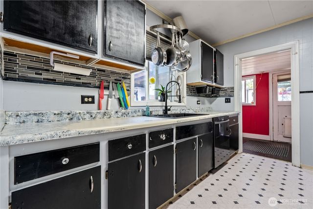 675 D Street, Blaine, WA 98230