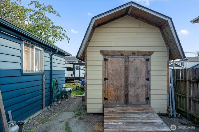675 D Street, Blaine, WA 98230