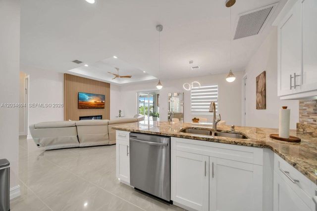 60 Floyd Ave S, Lehigh Acres, FL 33976